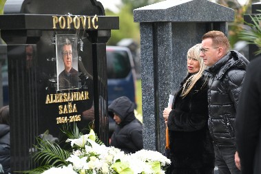 KUM SAŠE POPOVIĆA OTKRIO DA LI SUZANA PRODAJE VILU NA BEŽANIJSKOJ KOSI "Pričao sam sa njom kada je bilo 40 dana, rekla mi je..."