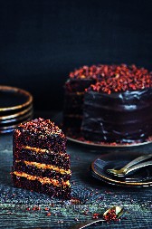 AMBASADOR TORTA ZA ĐURĐEVDAN Starinska poslastica puna oraha i bogatog fila koju će gosti obožavati