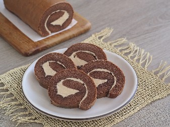 ČOKO MOKO ROLAT Lagani i kremasti desert koji se napravi brzo, a savršen za slavu