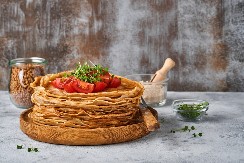 PALAČINKE OD HELJDE SA ORASIMA Ovaj sastojak im daje pravu draž, biće vazdušaste i mekane, a sočne