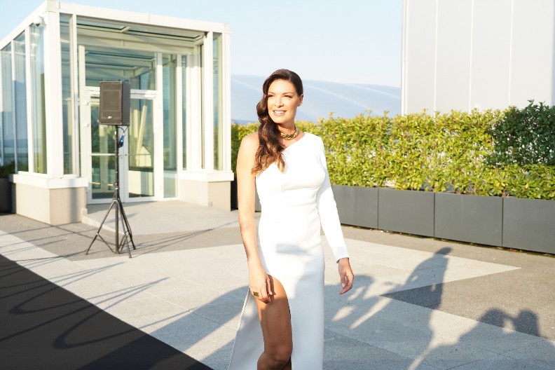 NIKAD VRELIJE IZDANJE! Sanja Kužet žari i pali, voditeljki sevaju atributi na sve strane (FOTO)