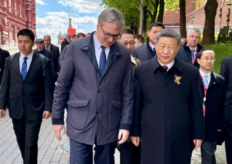 VUČIĆ SE SASTAO SA SI ĐINPINGOM Važan razgovor usred Moskve (FOTO)