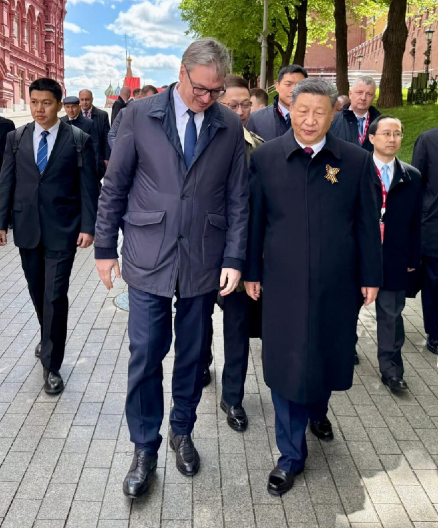 VUČIĆ SA SI ĐINPINGOM U MOSKVI Predsednik Srbije uputio jednu molbu kineskom lideru