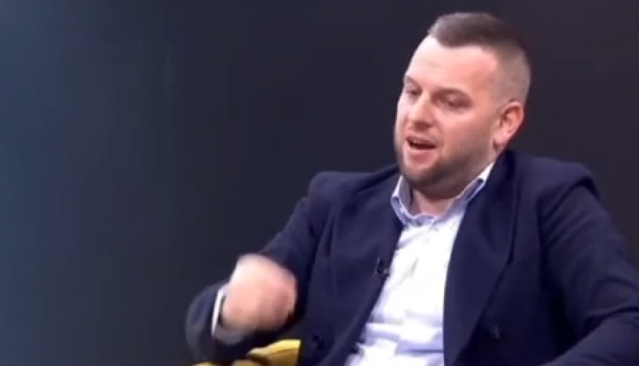 OVO JE ADVOKAT "BRAĆE ROLEKS", ISTAKNUTIH BLOKADERA FOTELJAŠA Delimeđac: Kosovo da bude nezavisno, Srebrenica je genocid, vehabije nisu teroristi (VIDEO)