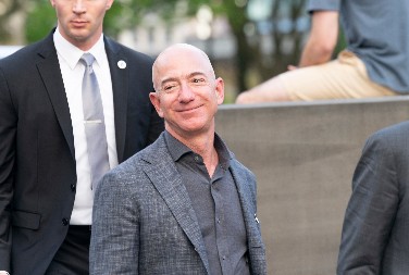 TO JE KAD NEKOG HOĆE PARE Bezos prodao svoju vilu za izuzetno veliki iznos novca