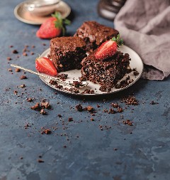 ČOKOLADNE KOCKE Nema paljenja šporeta, a ukusan kao da ste se trudili satima