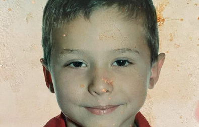 ODUŠEVIO JE ITALIJANSKI VOGUE JOŠ KAO TINEJDŽER! Pisao je Heniju hit, druži se sa Mahrinom i Emom Radujko, a sada je šokirao naciju (VIDEO)