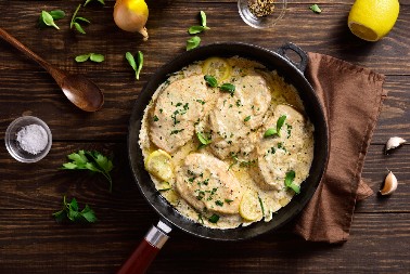 PILEĆI FILE SA PAVLAKOM I KAČKAVALJEM Sočno jelo koje pomera granice dobrog ukusa