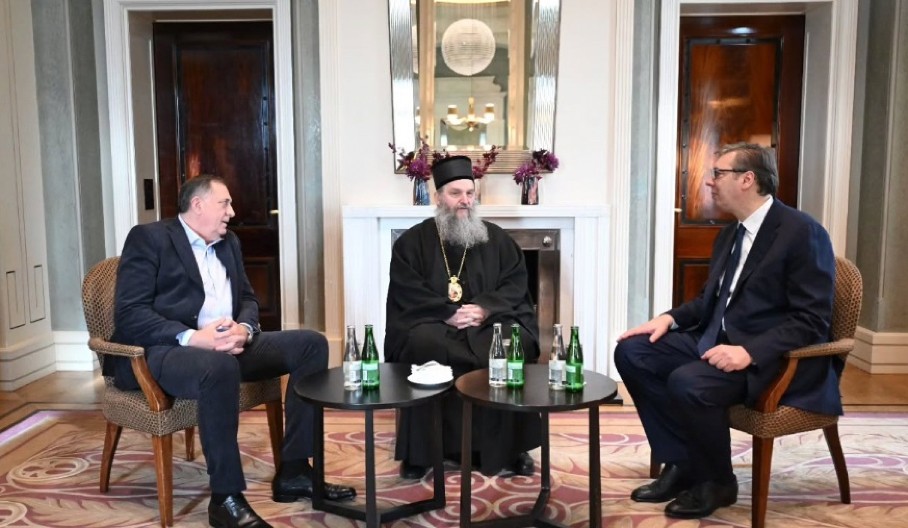 "SRDAČAN RAZGOVOR SA EPISKOPOM ŠVAJCARSKIM ANDREJEM" Snažna poruka Vučića: Samo zajedno, gde god bili, možemo svaku prepreku da savladamo