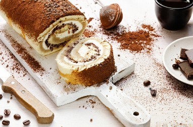 TIRAMISU ROLAT Desert sa kafom budi sva čula, a gosti će ga obožavati
