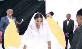 A MISLILI SMO DA SMO SVE VEĆ VIDELI Mlada na venčanju pokrenula bizaran trend, kada se pojavila pred oltarom, gosti se zabezeknuli! (VIDEO)