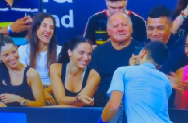 NOVAK MI JE PRIŠAO I KLEKNUO, A ONDA... Učesnica rijalitija odlepila za Đokovićem, do detalja ispričala šta joj je Srbin radio (VIDEO)