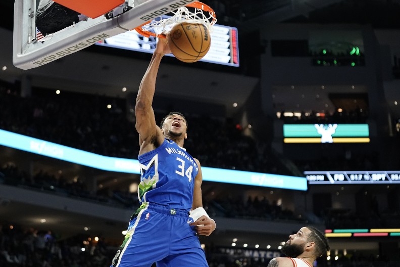 AKTUELNI ŠAMPION SRUŠIO BAKSE Sjajna partija Bostona protiv Adetokumba