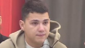 EMOTIVNA ISPOVEST PEJE Zaplakao u uživo prenosu, zbog majke nije smeo da komunicira s ocem!