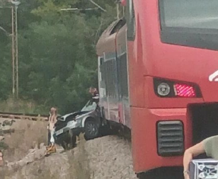 VOZ UDARIO AUTOMOBIL KOD IĐOŠA Vozač odmah prebačen u bolnicu