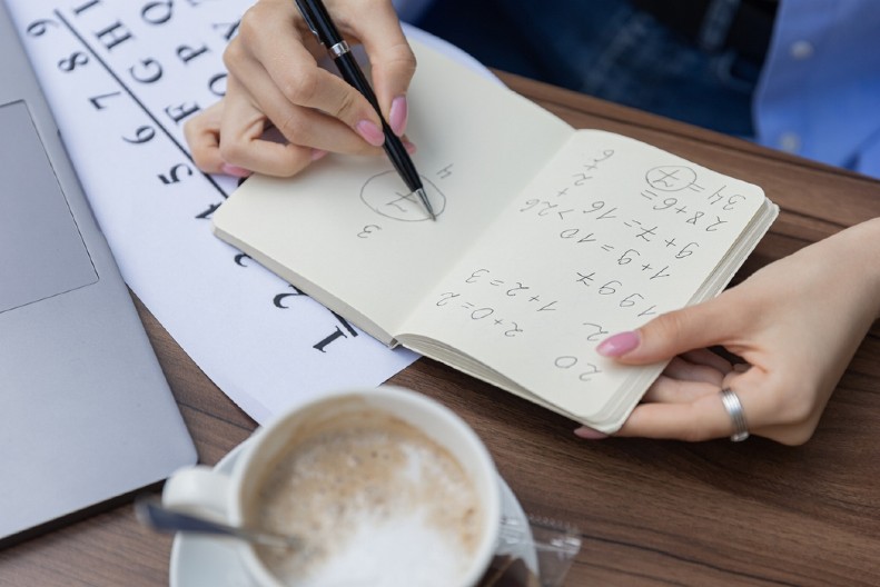 POSLEDNJI BROJ U GODINI ROĐENJA ODREĐUJE VAŠU SUDBINU Naš narod veruje da otkriva hoće li vas pratiti maler ili sreća