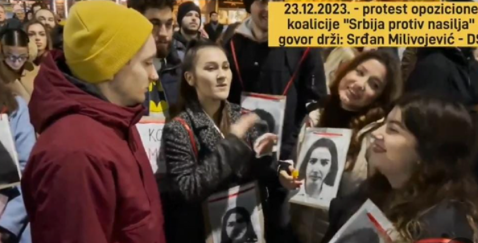 DANAS GLUMI NEPOLITIČNU STUDENTKINJU A PROŠLE GODINE APLAUDIRALA SRĐANU MILIVOJEVIĆU NA PROTESTU OPOZICIJE! (VIDEO)