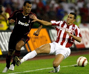 IMAO SAM OSEĆAJ DA DOBIJAMO ŠTUTGART Boško Janković, akter čuvenog dvomeča sa Milanom veruje u crveno-bele: Hrabro do nokaut faze Lige šampiona