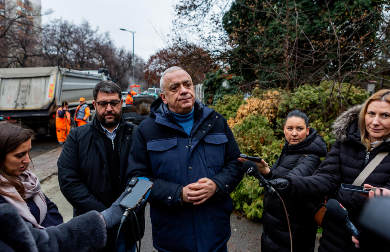 GRADONAČELNIK BAKIĆ OBIŠAO ZAVRŠNE RADOVE NA REHABILITACIJI BICIKLISTIČKE STAZE NA SEGEDINSKOM PUTU (FOTO)