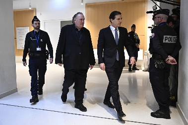 SUĐENJE GLUMCU ŽERARU DEPARDJEU Preti mu kazna zatvora, on negira optužbe, dve koleginice ga podržale!