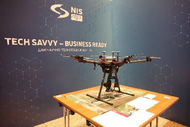 UPOTREBA MODERNIH TEHNOLOGIJA U ISTRAŽIVANJU I PROIZVODNJI NAFTE I GASA  Snimanje dronom na naftnom polju Kikinda