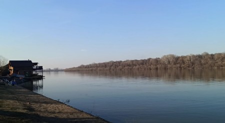 SKRIVENI DRAGULJ PORED BEOGRADA Izletište nudi plažu, šumu i avanturu, na samo 20 minuta od gradske gužve