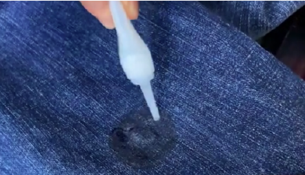 UKLONITE LEPAK SA ODEĆE Samo jedan proizvod može da mu se suprostavi, sve žene ga imaju u neseseru