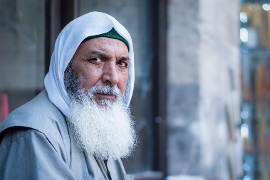 TEK IH ČEKA NAJGORE Tri znaka horoskopa doživeće snažne udarce i nevolje do kraja 2025