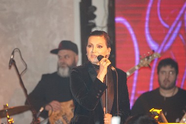 ŠOK FOTKA NINE BADRIĆ STARA 26 GODINA Fanovi trljaju očI – da li je ovo stvarno ona?!