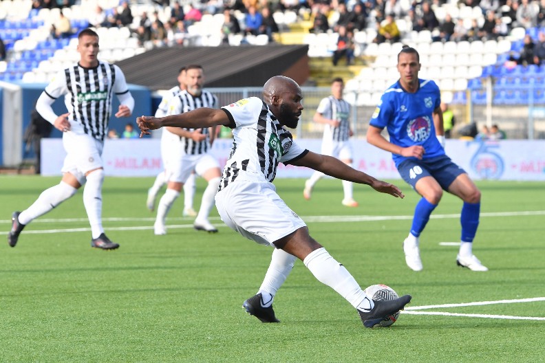 PARTIZAN SILAN U LUČANIMA Ugrešić briljirao, crno-beli ubedljivo pobedili Mladost