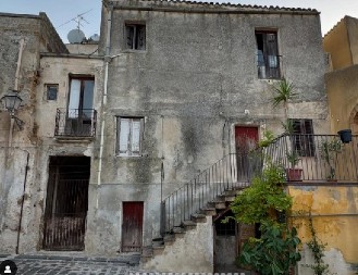 OD NEUGLEDNE KUĆE NAPRAVILA JE OAZU IZ SNOVA Ljudi ne mogu da veruju - evo koliko je platila zapuštenu nekretninu