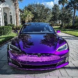 „OVO JE BRUTALNO DOBRO“ Zašto svi pričaju o ljubičastim Teslama koje pokreće Mask? (FOTO)