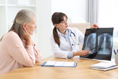 NIJE SAMO KAŠALJ - I OVO MOŽE BITI RANI SIMPTOM RAKA PLUĆA  Ako primetite 1 specifičnu promenu, odmah se javite lekaru