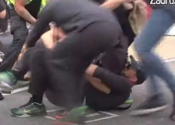 KRV LIJE NA SVE STRANE! Jezive scene nasilja u rijalitiju, javnost ne pamti ovakvu tuču!