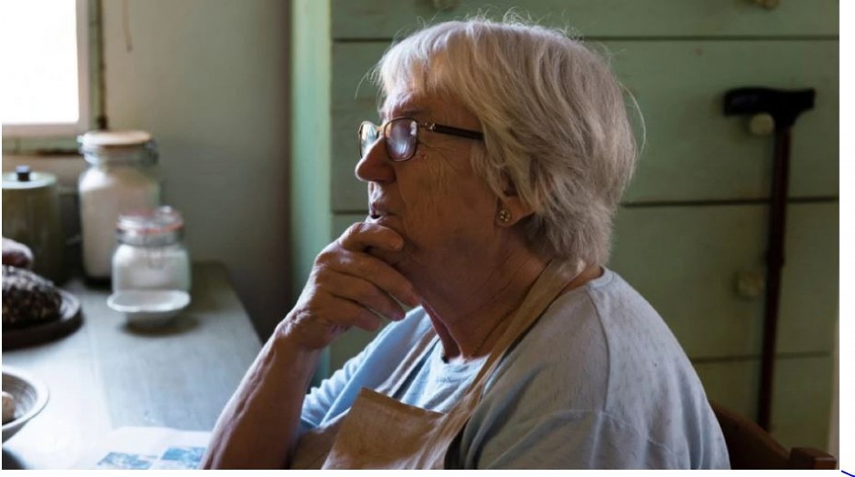 ĆERKA JOJ BEZ REČI OSTAVILA UNUKA I OTIŠLA Tek kad je zavirila u njegov prtljag, sve joj je bilo jasno