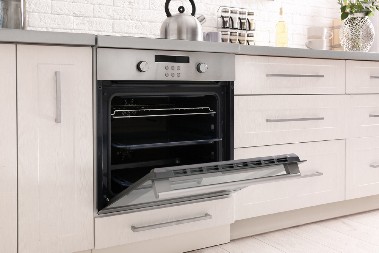 ŠOK ZA DOMAĆICE Godinama ste pogrešno koristili fioku ispod rerne – EVO čemu zapravo služi!