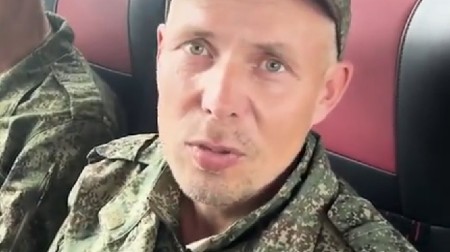 PRAZNI POGLEDI, MRŠAVI, BLEDI, ISPIJENIH LICA Evo šta su ispričali ruski vojnici nakon razmene zarobljenika sa Ukrajinom (VIDEO)