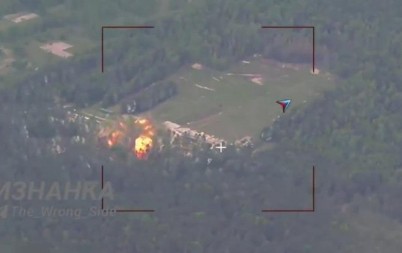 KRVAVI NAPAD PUTINOVIH TRUPA NA VOJNI KAMP! Šire se zastrašujući snimci, ljudi u sekundi zbrisani stravičnim udarom moćnim Iskanderom (VIDEO)