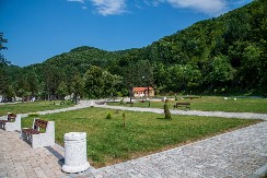 OVO JE JEDNA OD OMILJENIH SRPSKIH BANJA Turisti svraćaju, odsedaju i borave – noćenje 20 evra