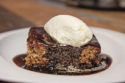 TURSKI KOLAČ ZA PRAVE SLADOKUSCE Sočan i mekan kao duša, uzećete parče više