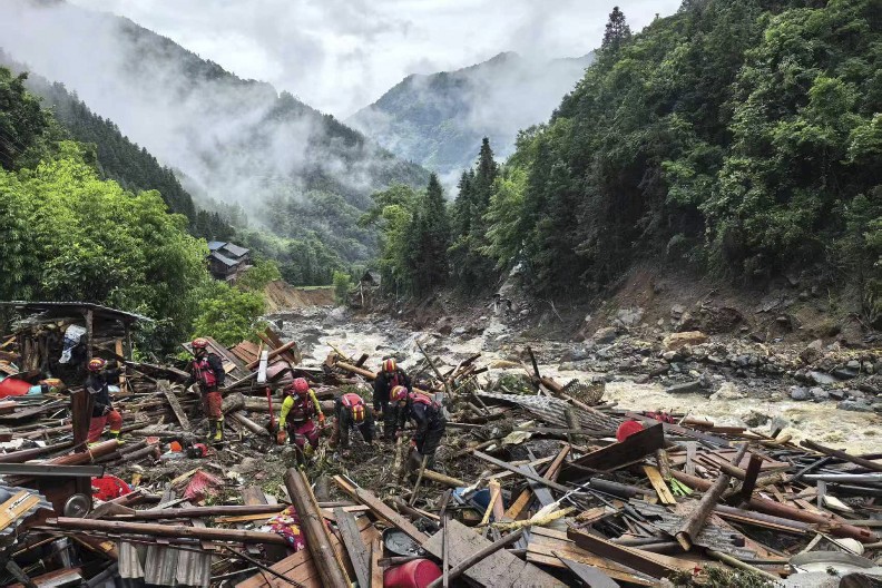 KINA IZDALA UPOZORENJE, VEĆ JE STRADALO 13 LJUDI! Najgore tek sledi (FOTO)