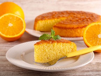 KOLAČ SA POMORANDŽAMA BUDI SVA ČULA Sočan i lagan, nema ko će ostati na samo jednom parčetu