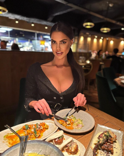 KO JE DIJANA DILINE? Otišla je iz Srbije i zatvorila poznati brend, dame sa estrade obožavale su njene haljine