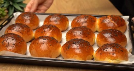 DOMAĆE KAJZERICE SA LEŠNIK KREMOM Mekane i vazdušaste, smazaće se brzinom svetlosti