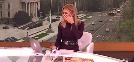 VODITELJKI SE OCRTAVA DONJI VEŠ Vrelo izdanje izazvalo lavinu komentara! (FOTO)