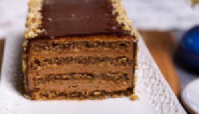 POSNA REFORMA TORTA Neodoljiva poslastica ni malo ne zaostaje za originalom, za sve svečane prilike