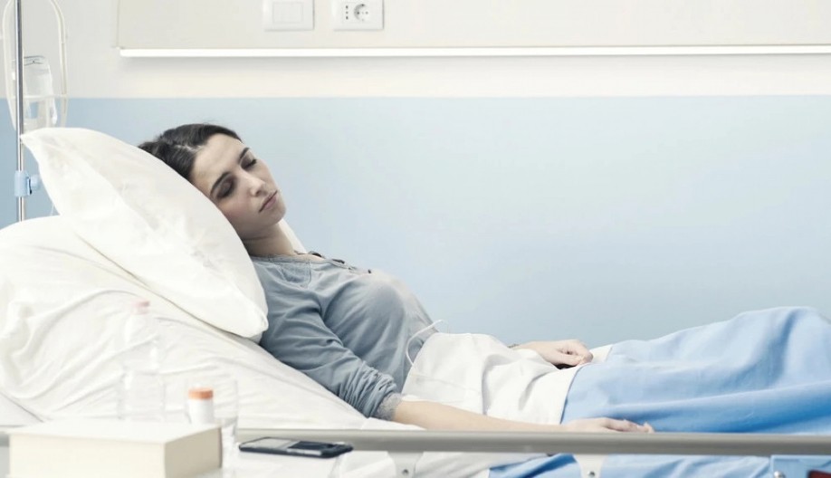 IGNORISALA JE SIMPTOME MESECIMA – ONDA JE STIGLA ŠOKANTNA DIJAGNOZA Emi su tek na hitnoj otkrili strašnu istinu