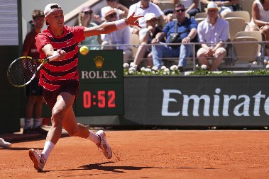 NOVA DRAMA NA ROLAN GAROSU Rune poludeo zbog navijača, tražio da ga izbace