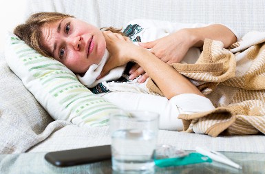 AKO TRAJE DUŽE OD 2 NEDELJE I PORED LEČENJA MOŽE BITI ZNAK RAKA GRLA Evo na šta treba da obratite pažnju!