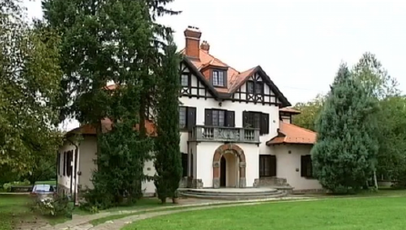 OTKRIVENA TAJNA BEOGRADSKE KULTNE KUĆE Estradnjaci se godinama otimaju oko poznate vile!